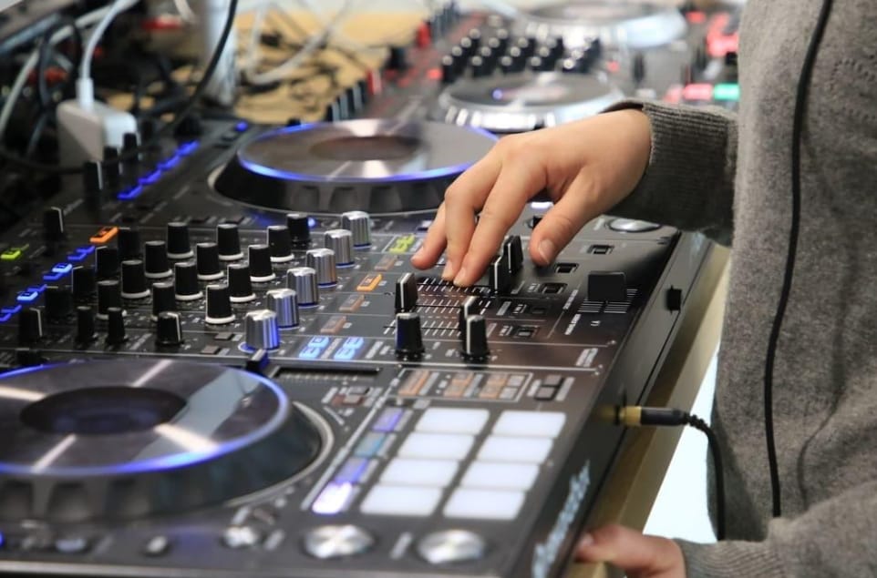 Wedding DJ Hire in Gold Coast