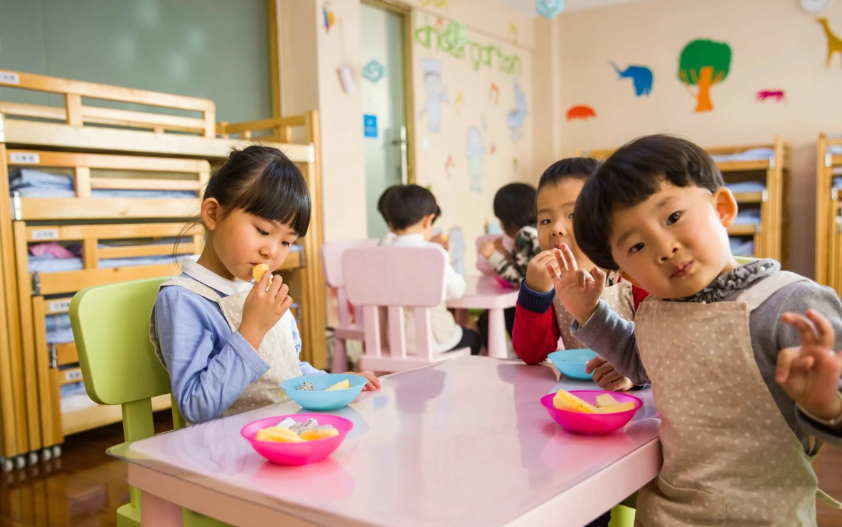 How Childcare Centers in Gold Coast Promote Learning and Social Skills